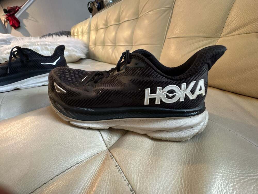 Hoka Clifton 9 Running Shoes Women's Size 10B Black and White